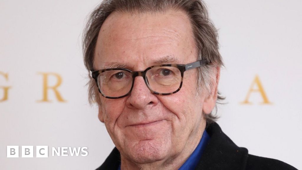 Tom Wilkinson: The Full Monty actor dies at 75