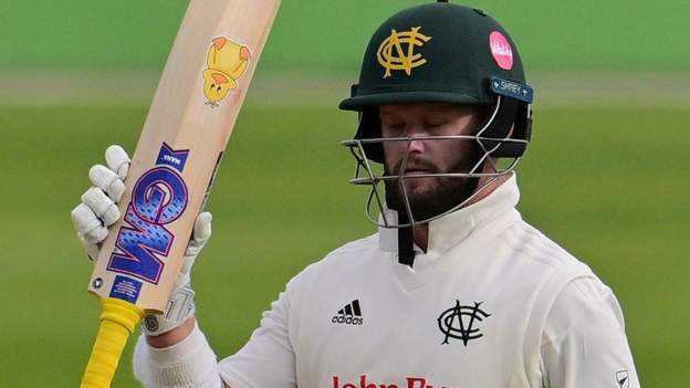 Duckett finds form but Pears make Notts struggle
